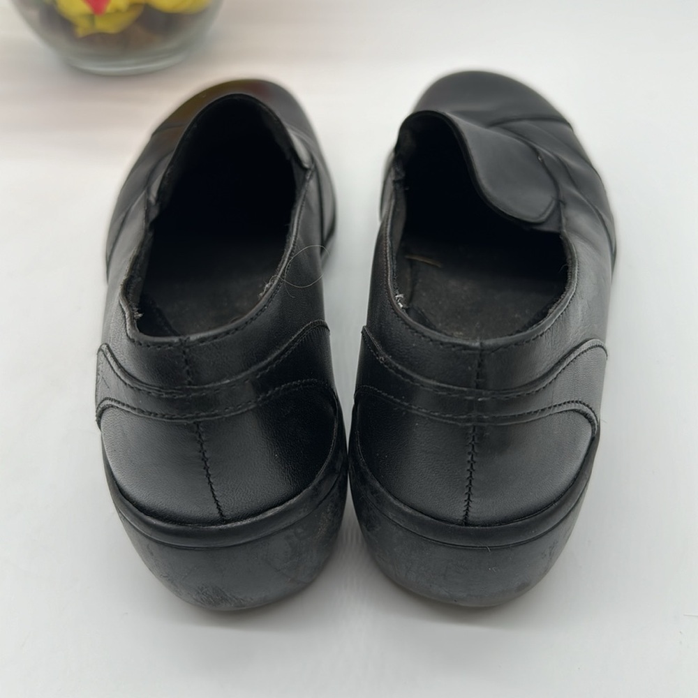 Clarks Black Leather Slip On Flat Loafers Size 7 BLO5924 - Picture 3 of 7